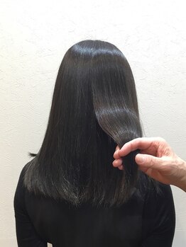 ICH・GO 東中野店の写真/【《髪質改善》オーガニック白髪染め（フル）前処理TR付き￥5170】ダメージを感じさせない理想のツヤ髪へ♪