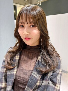 アム(amu) 顔まわりロングレイヤー×オリーブベージュ