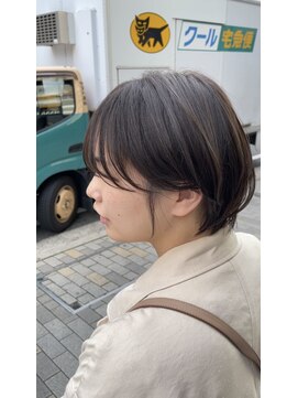 アンビエンテ(ambiente) 耳掛け　ショートボブスタイル【坂根】