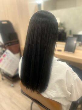 ユニバーストーキョー 池袋西口店(universe tokyo) オフブラック