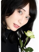 アンアタッシュ(UNE ATTACHE)&nbsp;Iced in Noir　氷のような透明感と深い黒が際立つミディアムヘア