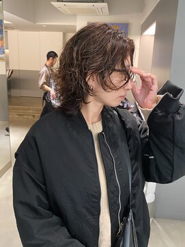 エイゾー 銀座(EIZO) ハンサムウルフ/ウルフパーマ/センターパートウルフ