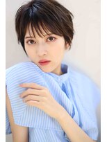 ウル(ulu)&nbsp;ショートヘア　ショートレイヤー　透明感カラー　白髪ぼかし