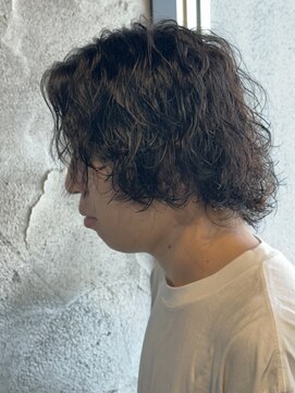 ニアウ 高崎店(Niau) ミディアムパーマメンズパーマセンターパートウルフ群馬高崎眉毛