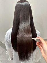 「傷ませない」「圧倒的なツヤ」「再現性」この3つが叶う、他店とは違うケアカラー