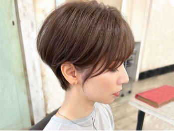 ジュール(Jule)の写真/気になる白髪をしっかりカバーし上品な色味を再現☆グレイカラーに束感ショートボブで大人キュートな印象♪