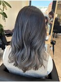 グラデーション×グレージュ
