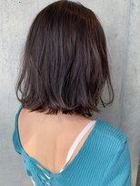 ビートス(BEAT S)&nbsp;外ハネ くびれミディアムヘア 地毛風グレージュ