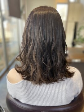 アクトエスポワール(Act espoir) チャコールグレー×外ハネミディ