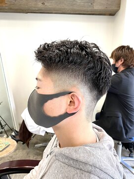 ミラバイグリーン(Mira by green) 【担当SEKI】フェードカット×パーマ【かき上げ】