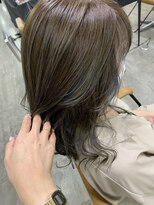 プライズ アイリス 池袋東口店(prize Iris)&nbsp;白髪ぼかしハイライト、イルミナカラー20代30代