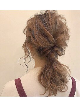 グッドネイバーズ 流山おおたかの森店(GOOD NEIGHBORS) ミディアムローポニーアレンジ