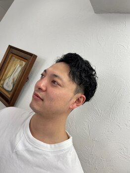 ファンプラス(FUN +)の写真/メリハリのあるカットで"できる男"へ、CHANGE!!ON/OFFどちらもキマるStyleをご提案いたします！