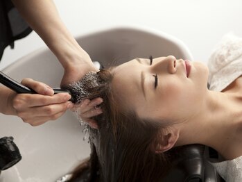 ティップアンドトー ユーカリが丘店(Tip&Toe)の写真/【炭酸ヘッドソーダスパ】で頭皮ケア！ゆったりと癒されながら、頭皮から健康的な美髪へと導きます♪