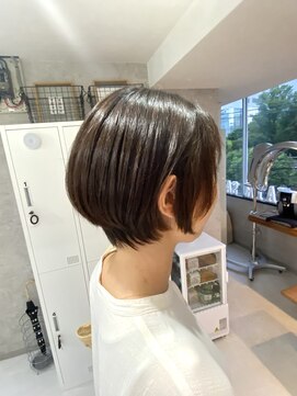 スリー(THREE) 髪質改善トリートメント  縮毛矯正　髪質改善ストレート　酸性