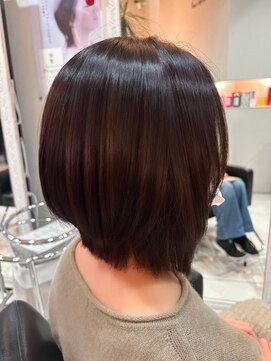 ディアンヌ(Dianne) 上品な前下がりボブ【Dianne_渡部】