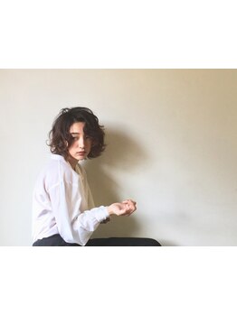 計算された繊細なカットで伸びても美しいシルエットが持続。ご自身でも再現しやすいstyleをご提案します。