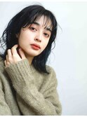くびれミディアム　暗髪ニュアンススタイル
