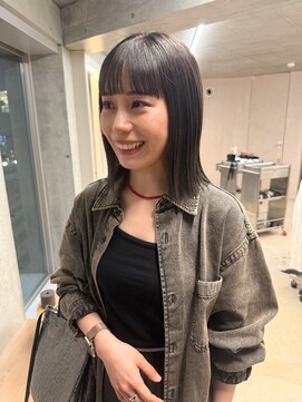 エウペ 渋谷(WEUPE) 斜めバング/グレージュカラー/デザインカラー/シルキーベージュ