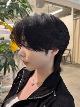 ノラ シブヤ(NORA) センターパートメンズカット韓国ヘアダウンパーマ刈り上げなし