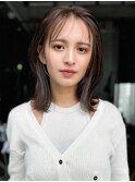 薄めバングが可愛いミディアムボブ