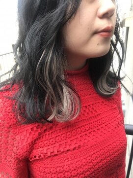 ジーナ(XENA) イヤリングホワイト