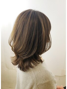 シャメル(Chamel) デジタルパーマで再現性アップ!大人可愛い外ハネウルフレイヤー