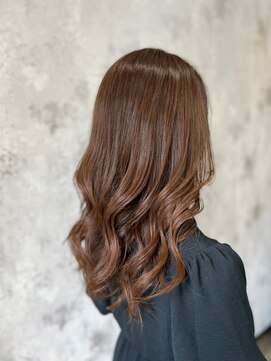 ハサミバイアトリエナガノ 千葉(8sami by atelier nagano) ショートボブ/センターパート/ツヤ髪/グラデーション/イヤリング