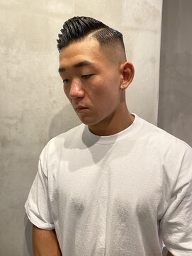 フランクスバーバーザスタンド(Frank’s barber the stand) スペインカール/スパイキーショート/フェザーパーマ/飯田橋E