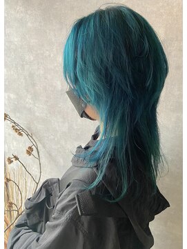 ダリー 菊水店(Dali) ロングウルフ・ターコイズグリーン・ブリーチ・ハイトーン