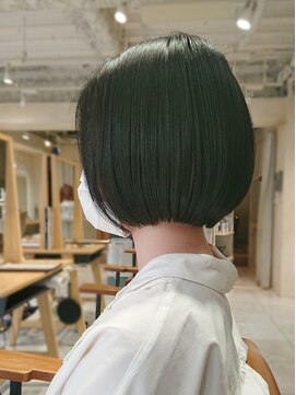 ラボヌールヘアーリアン 川越店(La Bonheur hair Lien) =ラインのそろった丸みのあるボブ=