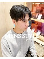 メンズセンターパートコンマヘア
