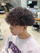 レタッチ バイ フィフス 天神大名(RETOUCH by fifth)&nbsp;プードルパーマハードスパイラルパーママッシュメンズパーマ束感