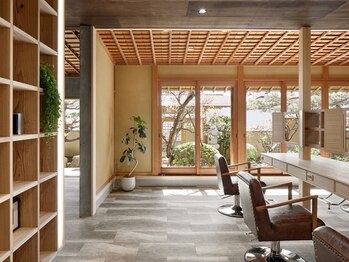 アトリエ ジェイディ(AtelierJ.D.)の写真/四季折々のお庭の景色を楽しめる空間が魅力！日々の忙しさ、疲れを癒しながら至福のひと時を。