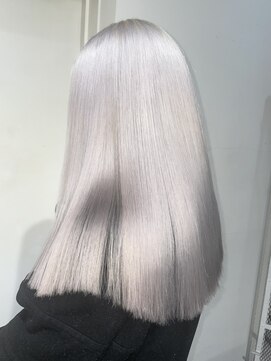 カロントウキョウ 中野店(Kalon Tokyo) ホワイトカラー／ホワイトシルバー／シルバー／ホワイトヘア