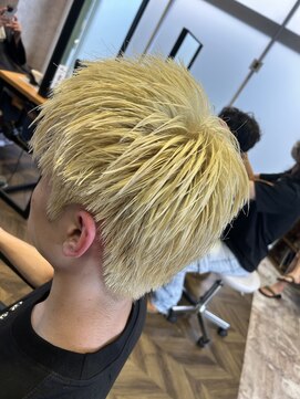 ステレオ ヘアデザイン 安城店(STEREO HAIR DESIGN) …金髪ショート(7月)…