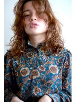 ミラバイグリーン(Mira by green)&nbsp;feather　curl　×　medium　layer　【センターパート】＃2