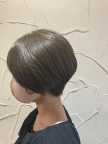 ナディアバイカリス(Nadia by charis)&nbsp;ショートボブ|前下がり|ボブ|アッシュ