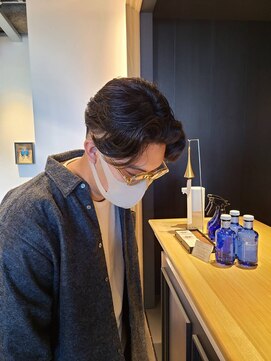 ブロック ジャポン(bloc japon) スキンフェード　センターパートショート