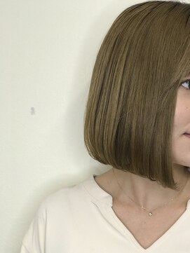 西本整髪 内巻きボブ