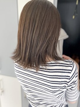 ラベスト キョウト(LOVEST) 肌が綺麗に見えるショコラアッシュと外はねボブ