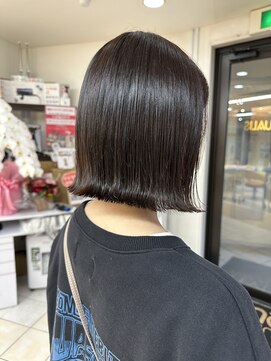 クオリス 上板橋店(QUALIS) 大人ショートボブ/ミニボブ切りっぱなしボブ/外ハネ