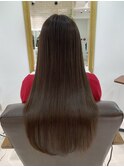 艶髪ストレート×グレーアッシュカラー