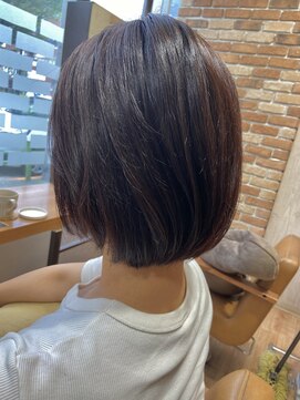 ヴィサージュクルー(VISAGE crew) 艶カラー×ボブデザイン