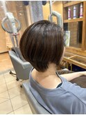 ステップボーンカットカットボブショートハイライト白髪ぼかし
