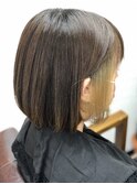 ショートボブ/ニュアンスカラー/センターパート/ブルージュ