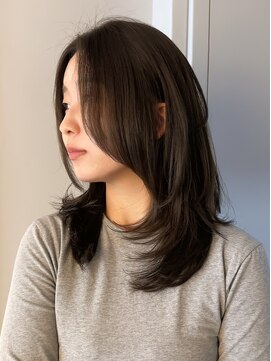 ジアン テラス(GIEN TERRASSE) レイヤーカット韓国ヘアフェイスレイヤーオリーブカラー@岸本