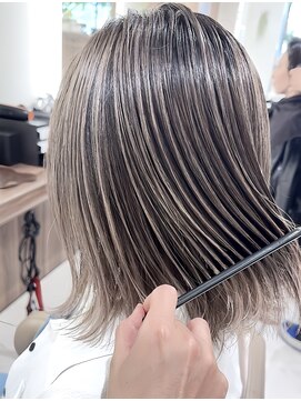 アッシュ 大宮店(Ash) 外ハネハイライトバレイヤージュ