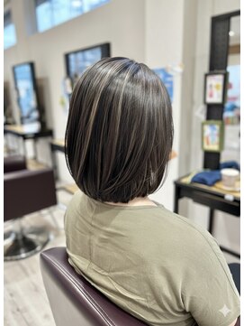 シー(SEA) コントラストハイライト×ボブ