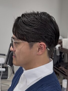 アコロン(acoron.) センターパート/毛流れパーマ/ナチュラル/池袋メンズカット